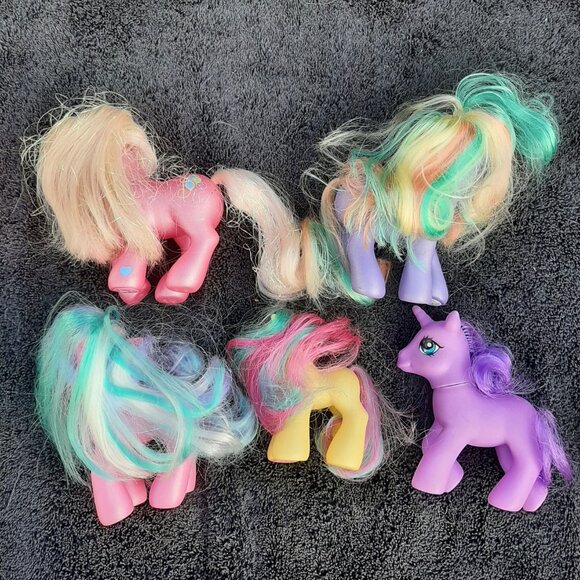 My Little Pony 3" to 4" Assorted Lot (5) & Clothes - Picture 8 of 9